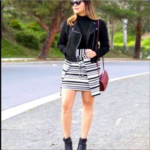 CAbi Grandstand Skirt Size XS